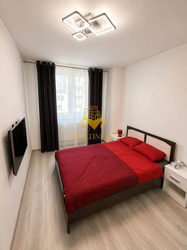 2 Camere Openspace, Petfriendly,Iris, Parcare, Auchan, Lidl, 18 Gym. - GOLDNESS Imobiliare vă propune spre închiriere un apartament cu 2 camere complet mobilat și utilat, la etajul 7 într-un imobil de 8 etaje, în Cartierul Iris. Parcare exterioara 50E lunar! Se află în apropierea stațiilor de transport în comun, magazine, restaurante, spații verzi, farmacii, etc. Apartamentul este compartimentat astfel: - dormitor cu pat matrimonial, dressing, noptiere - living cu bucatarie open space complet utilată și mobilată, canapea extensibilă, loc de servit masa - baie cu cada, calorifer port prosop și dulap pentru depozitare. - balcon 5 mp. Imobilul este dotat cu toate cele necesare- centrală proprie, frigider, aragaz, hotă, mașină de spălat haine, etc. Dacă sunteți interesați de acest apartament și doriți să îl vizionați, dar și pentru alte oferte nu ezitați să ne contactați telefonic sau prin e-mail. Vă stăm la dispoziție! Pentru intermediere se percepe un comision de 50% din prețul chiriei! }}