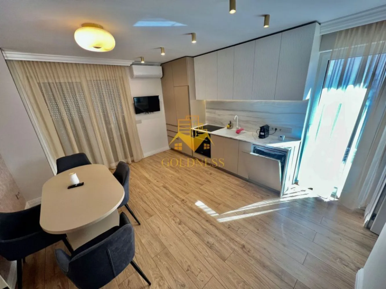 3 camere, LUX, parcare, AC, bloc nou,Traian Mosoiu,Facultatea de Drept