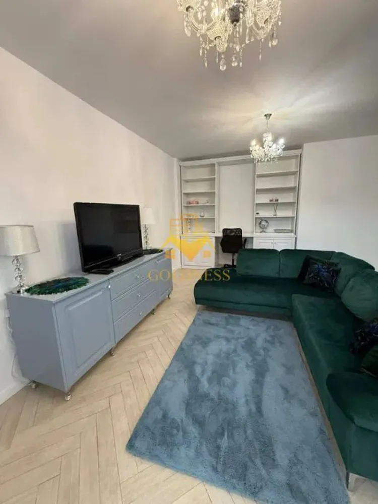 3 Camere Openspace,Parcare, Pet Friendly, Donath park,Profi,Grigorescu - GOLDNESS Imobiliare vă propune spre închiriere un apartament cu 3 camere complet mobilat și utilat, la parterul unui imobil de 4 etaje, în Cartierul Grigorescu, Donath Park. 2 locuri de parcare incluse! Se află în apropierea stațiilor de transport în comun, magazine, restaurante, spații verzi, farmacii, etc. Apartamentul este compartimentat astfel: - dormitor cu pat matrimonial, dressing, noptiere - dormitor cu pat matrimonial, dressing, noptiere, iesire pe balcon - living cu bucatarie open space complet utilată și mobilată, canapea extensibilă, loc de servit masa - baie cu cabina de dus, calorifer port prosop și dulap pentru depozitare. - baie cu dus walk-in, calorifer port prosop și dulap pentru depozitare. - terasa de 12 mp. - balcon 4 mp Imobilul este dotat cu toate cele necesare- centrală proprie, frigider, aragaz, hotă, mașină de spălat haine, etc. Dacă sunteți interesați de acest apartament și doriți să îl vizionați, dar și pentru alte oferte nu ezitați să ne contactați telefonic sau prin e-mail. Vă stăm la dispoziție! Pentru intermediere se percepe un comision de 50% din prețul chiriei! }}