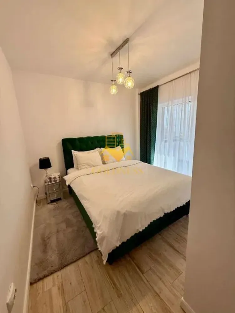 3 Camere Openspace,Parcare, Pet Friendly, Donath park,Profi,Grigorescu - GOLDNESS Imobiliare vă propune spre închiriere un apartament cu 3 camere complet mobilat și utilat, la parterul unui imobil de 4 etaje, în Cartierul Grigorescu, Donath Park. 2 locuri de parcare incluse! Se află în apropierea stațiilor de transport în comun, magazine, restaurante, spații verzi, farmacii, etc. Apartamentul este compartimentat astfel: - dormitor cu pat matrimonial, dressing, noptiere - dormitor cu pat matrimonial, dressing, noptiere, iesire pe balcon - living cu bucatarie open space complet utilată și mobilată, canapea extensibilă, loc de servit masa - baie cu cabina de dus, calorifer port prosop și dulap pentru depozitare. - baie cu dus walk-in, calorifer port prosop și dulap pentru depozitare. - terasa de 12 mp. - balcon 4 mp Imobilul este dotat cu toate cele necesare- centrală proprie, frigider, aragaz, hotă, mașină de spălat haine, etc. Dacă sunteți interesați de acest apartament și doriți să îl vizionați, dar și pentru alte oferte nu ezitați să ne contactați telefonic sau prin e-mail. Vă stăm la dispoziție! Pentru intermediere se percepe un comision de 50% din prețul chiriei! }}