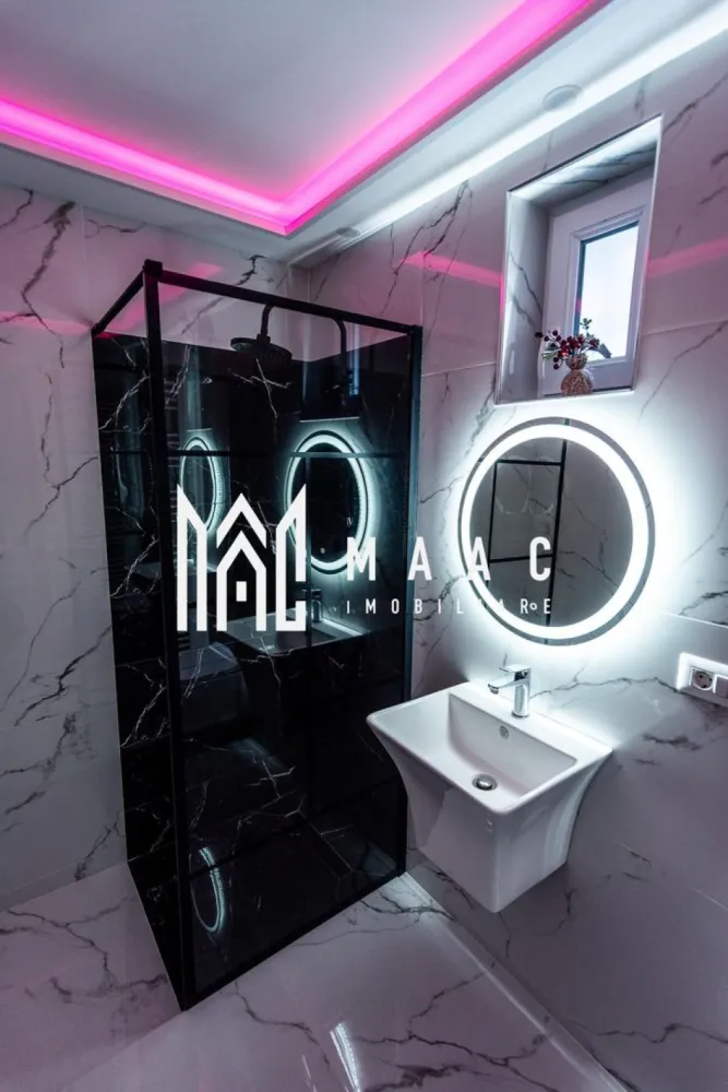 Apartament 1 camera | Etaj 1 | Renovat | Modern | Central - MAAC Imobiliare vă oferă spre închiriere un apartament cu o camera, complet mobilat și utilat, situat în zona Ultracentrala (la 2 minute de inima orasului - Piata Mare). Acest apartament decomandat este gândit pentru a oferi confort și funcționalitate într-un spațiu compact, dar foarte bine structurat. Bucătăria este complet echipată cu plită, cuptor, frigider și zona de dining. Baia este modernă, dotată cu cabină de duș, iar pentru confortul dumneavoastră, apartamentul mai include o mașină de spălat rufe. Mențiuni: Nu se acceptă animale de companie. Nu se accepta fumatul in interior. Disponibil imediat. Se percepe o garantie din cuantumul unei chirii luni. Termen de închiriere minim 1 an de zile. Pentru mai multe detalii sau pentru a programa o vizionare, va rugam specificati telefonic: CP3045083 }}