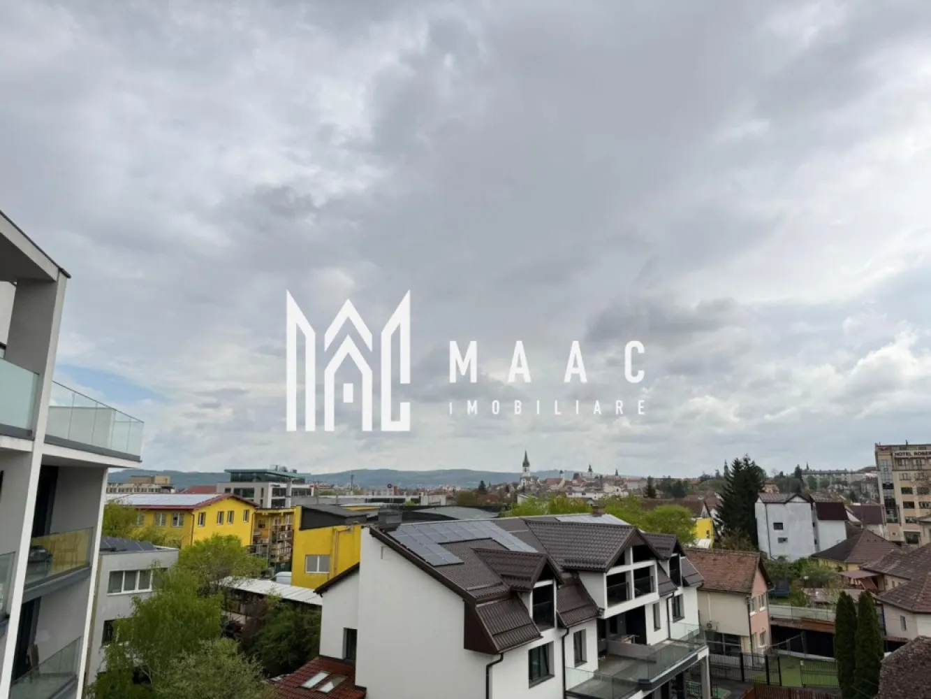 Apartament 3 camere nou | Garaj | Balcon | Boxa | Central