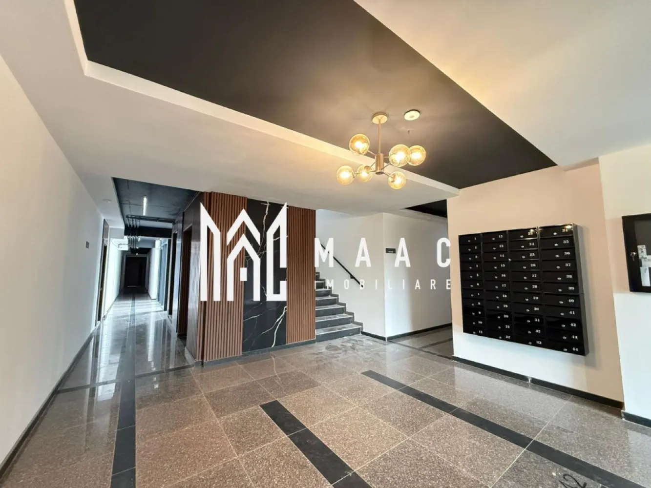 Apartament 3 camere nou | Garaj | Balcon | Boxa | Central