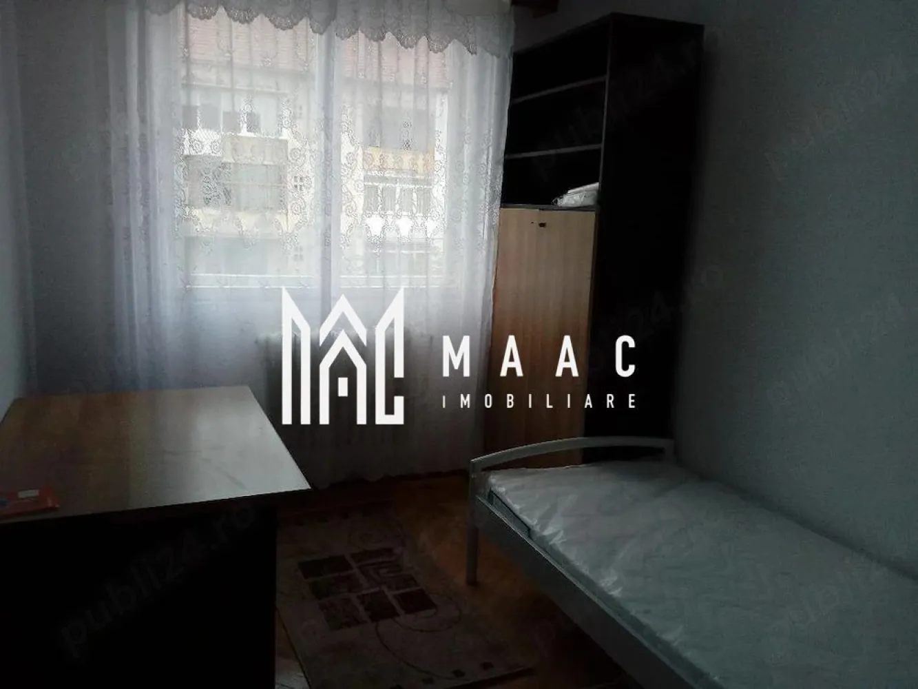 Apartament 3 camere | Etaj 3 | Balcon Inchis | 55 MPU | M. Viteazu - Apartament 3 camere de vânzare Sibiu – etaj 3 – balcon închis – pretabil investiție

MAAC Imobiliare vă propune spre vânzare un apartament cu 3 camere, situat la etajul 3, într-un imobil construit în 1987, într-o zonă bine conectată din Sibiu.
Locuința este potrivită atât pentru locuit, cât și pentru investiție (închiriere), datorită compartimentării și poziționării.

Detalii apartament
3 camere
Etaj: 3
An construcție: 1987
Compartimentare:
bucătărie separată
living
2 dormitoare
baie cu geam
cămară
balcon închis
Dotări și avantaje
Baie cu geam – ventilație naturală
Balcon închis – spațiu suplimentar
Compartimentare practică
Potrivit pentru renovare și personalizare
Avantaje locație
Aproape de mijloace de transport în comun
Acces rapid către magazine și facilități
Zonă potrivită pentru închiriere
Potrivit pentru investiție (randament bun la închiriere)

Pentru detalii suplimentare, consultanță sau programarea unei vizionări, va rugăm să ne contactati specificand ID: CP3041384
