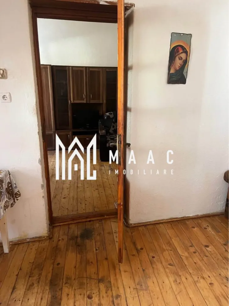 Apartament la casă | Curte comună | Pivniță | Cisnădie - Maac Imobiliare prezintă un apartament la casă situat în orașul Cisnădie, ideal pentru locuit sau investiție. Locuința este bine compartimentată și dispune de o suprafață utilă de 46 mp, fiind compusă din: Cameră spațioasă – 15,63 mp Bucătărie + living – 18,05 mp Baie – 8,08 mp Hol cu scară de acces – 3,67 mp Pivniță – 4,80 mp Imobilul beneficiază de curte comună, oferind acces facil și un cadru liniștit, specific locuințelor la casă. Proprietatea este potrivită pentru o persoană sau un cuplu care își dorește confortul unei locuințe la curte, într-o zonă mai aerisită, dar cu acces rapid către Sibiu. Pentru mai multe detalii precizati telefonic ca ati vazut anuntul cu ID: CP3044535 }}