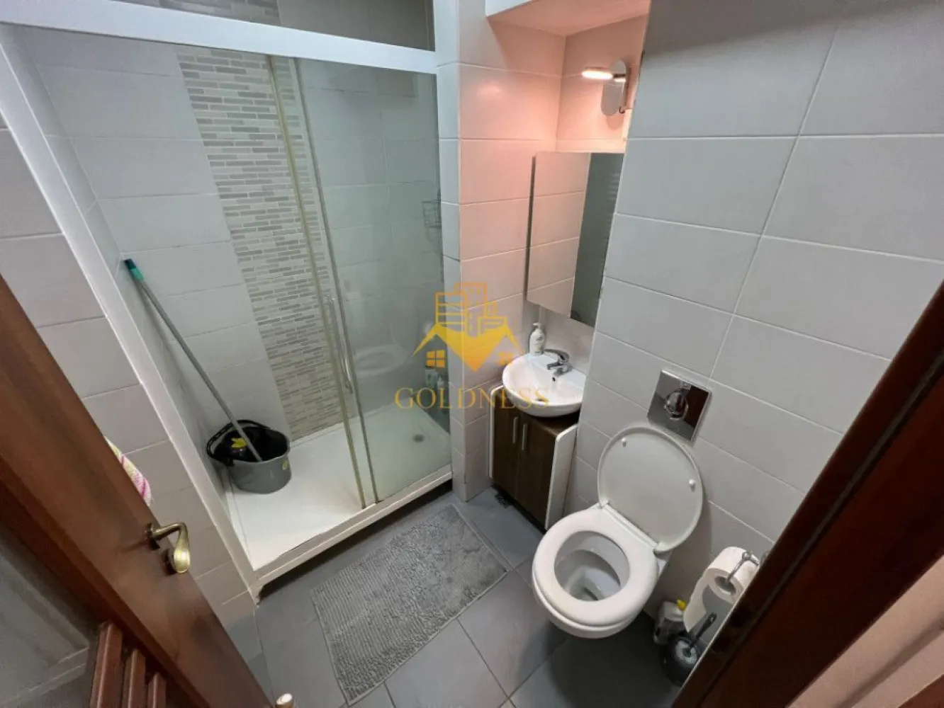 3 camere mobilat modern Piata Abator parcare proprie