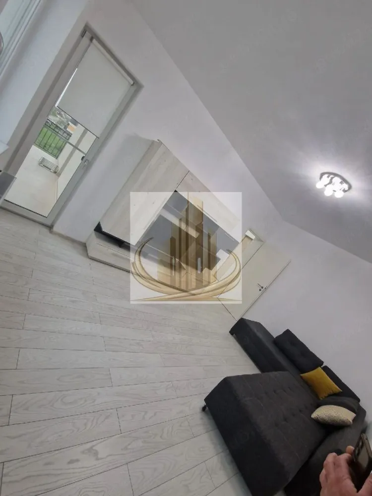 🏡 Apartament 2 camere Lux, Calea Urseni - 🏡 Apartament 2 camere modern – Calea Urseni Grand Mobilis Imobiliare vă propune spre închiriere un apartament modern cu 2 camere, situat în zona Soarelui, pe Calea Urseni ✔ Compartimentare eficientă: * 1 dormitor confortabil * Living spațios * Bucătărie închisă ✔ Complet mobilat și utilat: * Frigider * Aragaz + cuptor * Hotă * Cuptor cu microunde * Mașină de spălat ✔ Confort sporit: * Centrală proprie cu calorifere * Baie modernă cu cadă * Finisaje moderne 📍 Locație bună, cu acces facil către puncte de interes, magazine și mijloace de transport. 💶 Chirie: 350 €/lună 💰 Garanție: 350 € 📞 Pentru mai multe informații sau programarea unei vizionări, vă stăm la dispoziție! }}