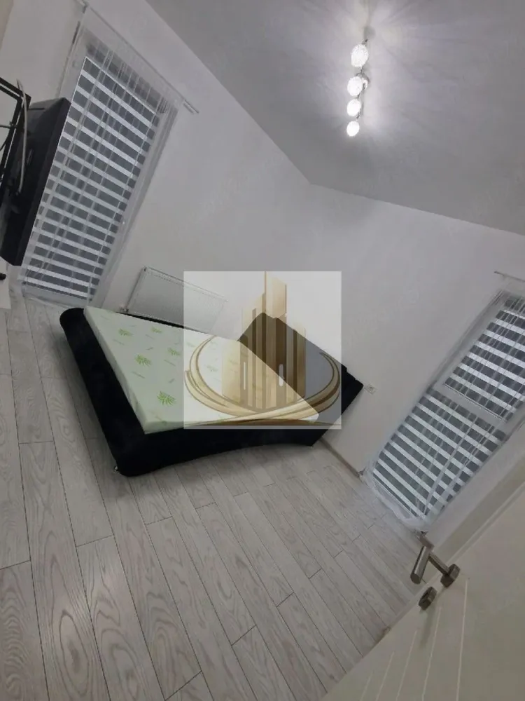 🏡 Apartament 2 camere Lux, Calea Urseni - 🏡 Apartament 2 camere modern – Calea Urseni Grand Mobilis Imobiliare vă propune spre închiriere un apartament modern cu 2 camere, situat în zona Soarelui, pe Calea Urseni ✔ Compartimentare eficientă: * 1 dormitor confortabil * Living spațios * Bucătărie închisă ✔ Complet mobilat și utilat: * Frigider * Aragaz + cuptor * Hotă * Cuptor cu microunde * Mașină de spălat ✔ Confort sporit: * Centrală proprie cu calorifere * Baie modernă cu cadă * Finisaje moderne 📍 Locație bună, cu acces facil către puncte de interes, magazine și mijloace de transport. 💶 Chirie: 350 €/lună 💰 Garanție: 350 € 📞 Pentru mai multe informații sau programarea unei vizionări, vă stăm la dispoziție! }}