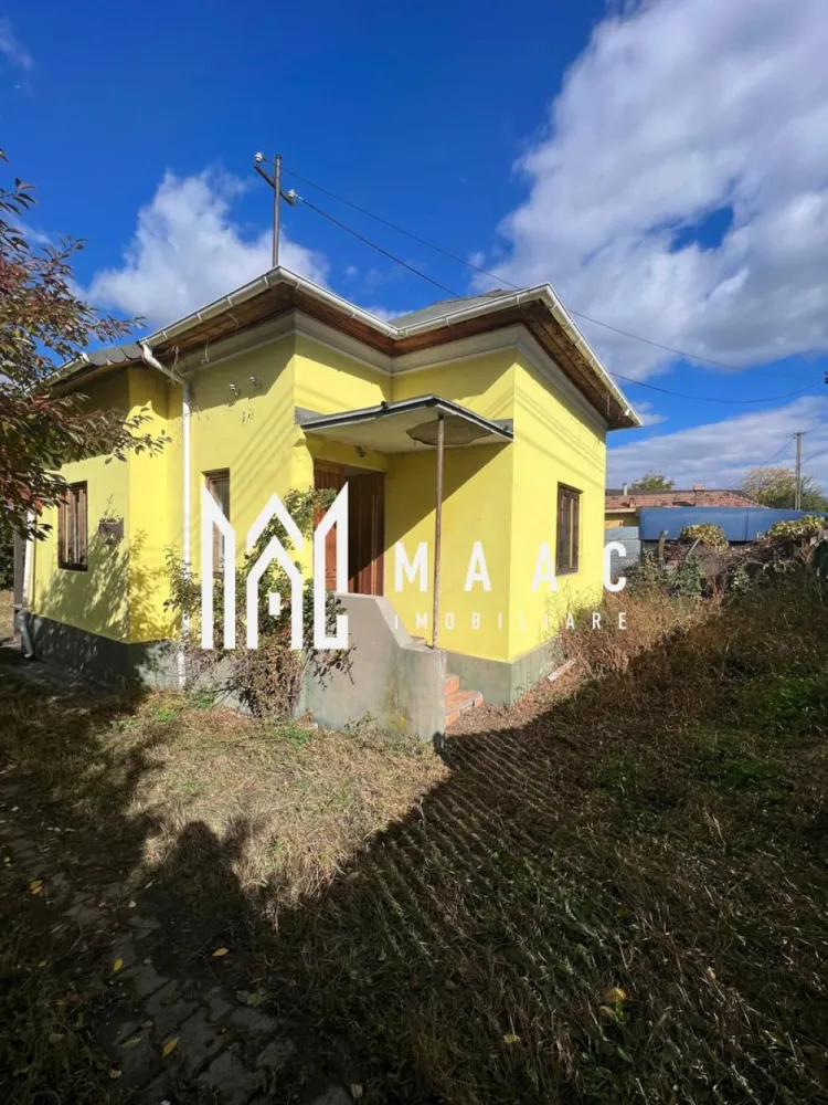 Casa P+M | Budesti | Teren 1200 mp - Casă P+M cu teren – Budești, Bârsești | 90 mp + 1.1200 mp teren | MAAC Imobiliare MAAC Imobiliare vă propune spre vânzare o casă P+M situată în comuna Budești, Bârsești, pe strada principală, într-o zonă liniștită și accesibilă, aproape de punctele de interes locale. Proprietatea dispune de 90 mp suprafață construită și se află pe un teren generos de 1200 mp, ideal pentru grădină, livadă sau alte activități. Caracteristici principale: * Suprafață construită: 90 mp * Suprafață teren: 1.200 mp * Regim juridic: intravilan * Acces facil din strada principală Utilități disponibile: * Apă * Curent electric * Canalizar/ Fosa septica * Teren drept, potrivit pentru extindere sau construcții suplimentare Locație: Casa este situată în Bârsești – Budești, cu acces rapid la drumurile principale, oferind o combinație ideală între liniștea zonei rurale și proximitatea față de facilitățile orașului. O oportunitate excelentă pentru cei care doresc o locuință primitoare într-o zonă verde, cu teren generos și toate utilitățile disponibile, gata de mutare sau pentru investiție! Pentru mai multe detalii sau pentru programarea unei vizionări, contactați echipa MAAC Imobiliare. id: CP2797385 }}