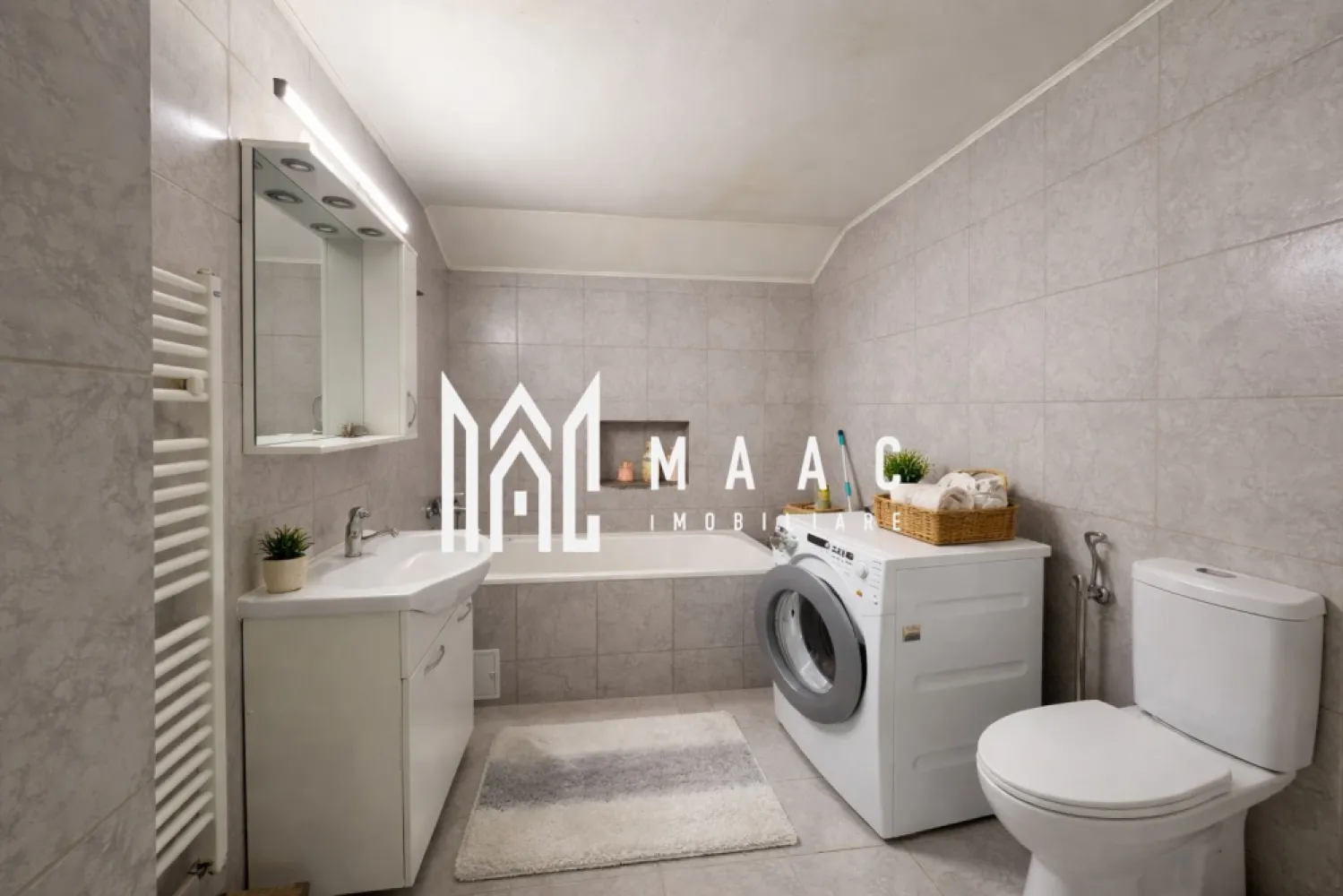 Apartament la casa 3 Camere I Zona Centrala