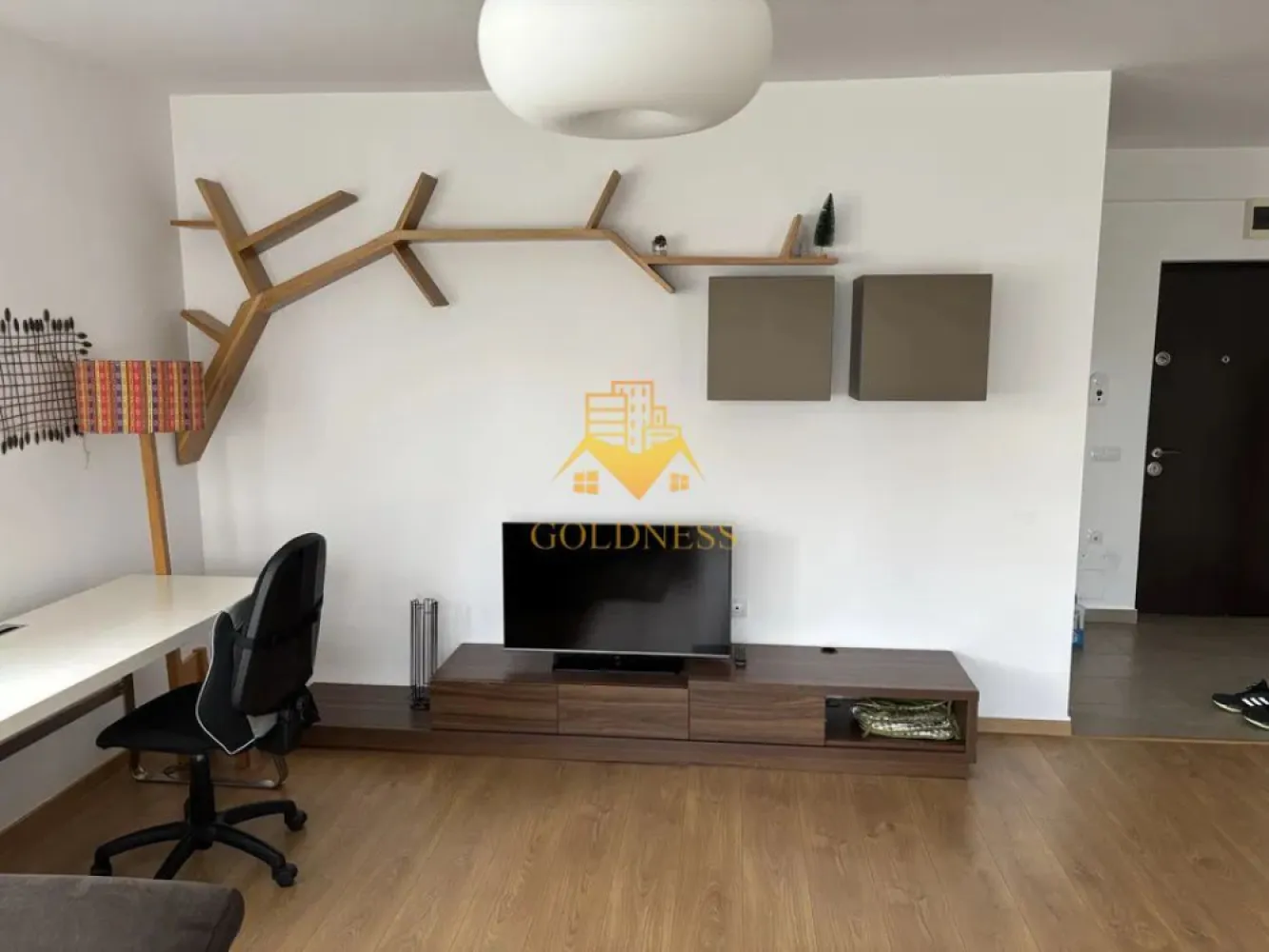 3 Camere Openspace, Zorilor, Parcare, UMF, UTCN, Golden Tulip,Panemar - GOLDNESS Imobiliare vă propune spre închiriere un apartament cu 3 camere complet mobilat și utilat, la etajul 1 într-un imobil de 6 etaje, în Cartierul Zorilor. Garaj inclus! Se află în apropierea stațiilor de transport în comun, magazine, restaurante, spații verzi, farmacii, etc. Apartamentul este compartimentat astfel: - dormitor cu pat matrimonial, dressing, noptiere - dormitor cu pat matrimonial, dressing, noptiere, birou - living cu bucatarie open space complet utilată și mobilată, canapea extensibilă, loc de servit masa - baie cu dus walk-in, calorifer port prosop și dulap pentru depozitare. - baie cu dus walk-in, calorifer port prosop și dulap pentru depozitare. - terasa de 8 mp. Imobilul este dotat cu toate cele necesare- centrală proprie, frigider, aragaz, hotă, mașină de spălat haine, etc. Dacă sunteți interesați de acest apartament și doriți să îl vizionați, dar și pentru alte oferte nu ezitați să ne contactați telefonic sau prin e-mail. Vă stăm la dispoziție! Pentru intermediere se percepe un comision de 50% din prețul chiriei! }}