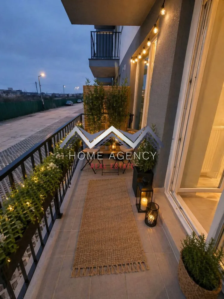 Apartament de vânzare Otopeni – parcare și TVA incluse - Descoperă un apartament cu 2 camere foarte spațios, situat într-un ansamblu rezidențial nou din Otopeni — ideal pentru locuit, cu acces rapid către București și facilități moderne incluse. Compartimentarea este foarte funcțională: zonă de zi open-space, hol, acces spre balcon din ambele camere – atât din living, cât și din dormitor și baie spațioasă. Apartamentele se predau la cheie, cu finisaje moderne, baie complet echipată (gresie, faianță, obiecte sanitare) și centrală termică proprie. Poți alege poziționarea care se potrivește cel mai bine stilului tău de viață. Avantaje cheie: - Apartamente foarte spațioase și ușor de amenajat - Finisaje complete, baie utilată, centrală proprie – predare la cheie, racordat la toate utilitățile publice - Comision 0% – achiziție direct de la dezvoltator - 1 loc de parcare inclus - Mai multe disponibilități, în funcție de preferințe - Poziționare excelentă în Otopeni, cu acces rapid la DN1, Aeroportul Henri Coandă, centre comerciale și mijloace de transport Prețul afișat este final, include TVA! Programează acum o vizionare! }}