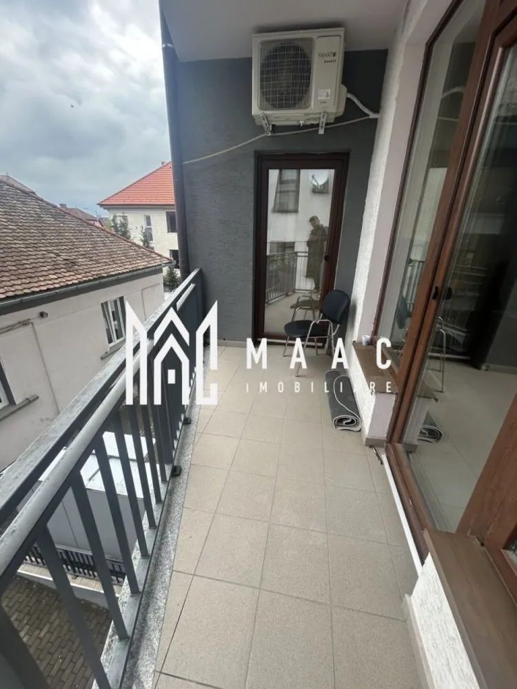 Spațiu Comercial | 92 Mp | Loc de Parcare | Calea Dumbrăvii - Spațiu de Birouri | 90 Mp | Loc de Parcare Privat | Etaj 1

MAAC Imobiliare vă propune spre închiriere un spațiu de birouri modern, situat la etajul 1 al unei clădiri de birouri, potrivit pentru desfășurarea activităților profesionale într-un cadru confortabil și bine organizat.

 Suprafață utilă: 90 mp
 Etaj: 1
 Compartimentare: eficientă, adaptată activităților de birou
 Grup sanitar propriu
 Balcon
 Loc de parcare privat, în curtea imobilului

Spațiul oferă o compartimentare practică, ce permite organizarea eficientă a activității, fiind potrivit pentru firme de consultanță, contabilitate, IT, servicii sau alte activități administrative.

Avantaje:

compartimentare funcțională
lumină naturală
acces facil
parcare privată
amplasare într-o clădire destinată activităților de birouri

Pentru mai multe detalii sau pentru a programa o vizionare, vă rugăm să ne contactați, specificând ID:CP3046843