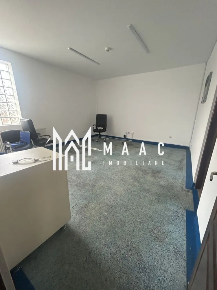 Spațiu Comercial | 92 Mp | Loc de Parcare | Calea Dumbrăvii - Spațiu de Birouri | 90 Mp | Loc de Parcare Privat | Etaj 1

MAAC Imobiliare vă propune spre închiriere un spațiu de birouri modern, situat la etajul 1 al unei clădiri de birouri, potrivit pentru desfășurarea activităților profesionale într-un cadru confortabil și bine organizat.

 Suprafață utilă: 90 mp
 Etaj: 1
 Compartimentare: eficientă, adaptată activităților de birou
 Grup sanitar propriu
 Balcon
 Loc de parcare privat, în curtea imobilului

Spațiul oferă o compartimentare practică, ce permite organizarea eficientă a activității, fiind potrivit pentru firme de consultanță, contabilitate, IT, servicii sau alte activități administrative.

Avantaje:

compartimentare funcțională
lumină naturală
acces facil
parcare privată
amplasare într-o clădire destinată activităților de birouri

Pentru mai multe detalii sau pentru a programa o vizionare, vă rugăm să ne contactați, specificând ID:CP3046843