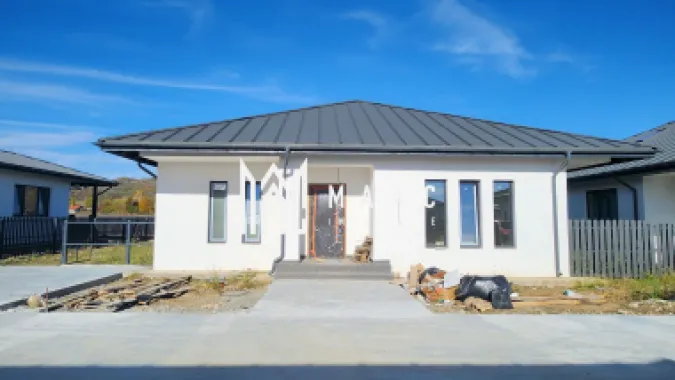 Logo MAAC IMOBILIARE logo