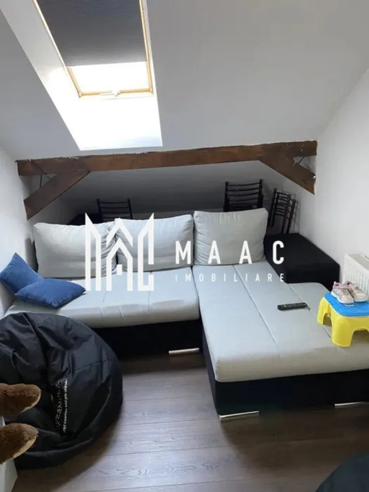 Apartament 3 camere | Etaj 2 | 120 MP | 2Balcoane | Selimbar - MAAC Imobiliare va prezinta un apartament 3 camere situat la etajul 2 intr-o constructie noua in Selimbar.

1. Caracteristici generale:
Suprafață totală: 70 mp la primul nivel și 50 mp al doilea nivel.
Suprafata utila: 120 mp.
Construit în 2017
Bucătărie separată: Mobilată și utilată.
2 dormitoare și 2 băi
Balcon de 8 mp
Debara și 2 locuri de parcare incluse.

2. Design și confort:
Distribuție practică: Zona de zi la etajul inferior, dormitoare la mansardă.
Băi moderne: Două băi complete.
Debara inclusă.

3. Localizare:
Acces facil: Aproape de școli, magazine și transport public.

Pentru mai multe detalii precizati telefonic ca ati vazut anuntul cu ID: CP1778471