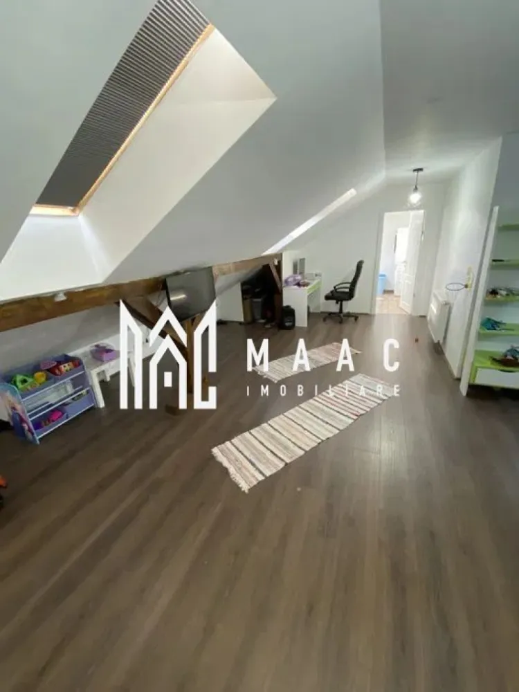 Apartament 3 camere | Etaj 2 | 120 MP | 2Balcoane | Selimbar - MAAC Imobiliare va prezinta un apartament 3 camere situat la etajul 2 intr-o constructie noua in Selimbar.

1. Caracteristici generale:
Suprafață totală: 70 mp la primul nivel și 50 mp al doilea nivel.
Suprafata utila: 120 mp.
Construit în 2017
Bucătărie separată: Mobilată și utilată.
2 dormitoare și 2 băi
Balcon de 8 mp
Debara și 2 locuri de parcare incluse.

2. Design și confort:
Distribuție practică: Zona de zi la etajul inferior, dormitoare la mansardă.
Băi moderne: Două băi complete.
Debara inclusă.

3. Localizare:
Acces facil: Aproape de școli, magazine și transport public.

Pentru mai multe detalii precizati telefonic ca ati vazut anuntul cu ID: CP1778471