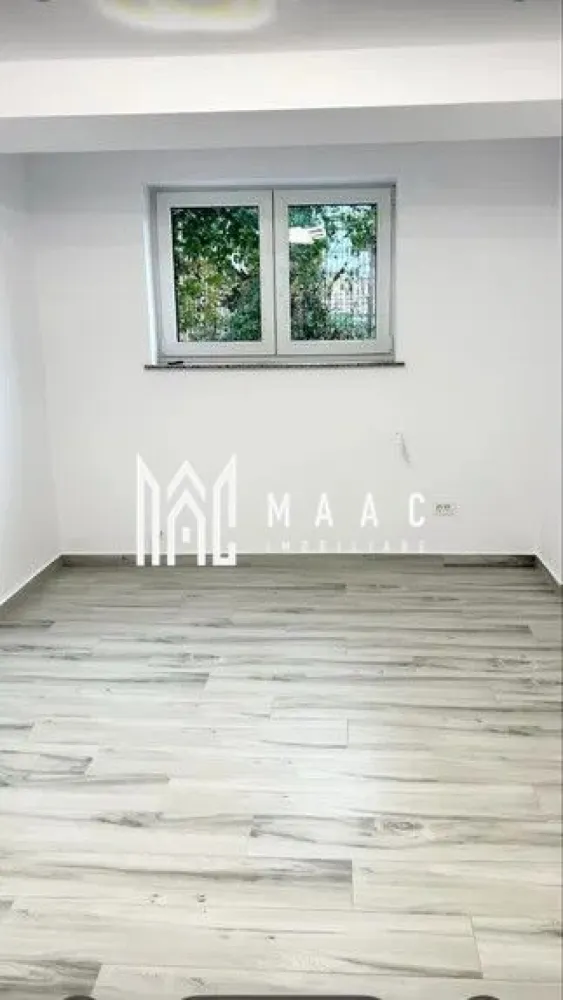 Apartament 3 camere | 65 MP | Renovat complet | Rahova - MAAC Imbobiliare prezinta un apartament cu 3 camere decomandat, renovat complet situat in zona Rahova.

Caracteristici:
Suprafață utilă: 65 mp
Compartimentare decomandată, cu hol de acces care separă toate camerele
Poziționare: demisol într-un bloc cu 4 etaje plus mansardă
Înălțimea apartamentului: 2,50 m
Ferestre clasice, cu deschidere de:
1,50 m lățime
1,10 m înălțime
Geam la baie pentru lumină naturală și aerisire

Stare și finisaje:
Apartament renovat complet, totul este nou
Încălzire în pardoseală
Se vinde exact ca în poze
Bucătărie separată
Baie cu cabină de duș și geam de aerisire

Facilități exterioare:
Locuri de parcare disponibile în zonă

Ideal pentru:
Locuință personală
Investiție, datorită zonei și renovării integrale

Localizare:
Situat în zona Rahova, la doar 4 minute de Piața Rahova, cu acces rapid la mijloace de transport, magazine, școli, farmacii, piețe și parcuri.

Pentru mai multe detalii precizati telefonic ca ati vazut anuntul cu ID: CP2835265