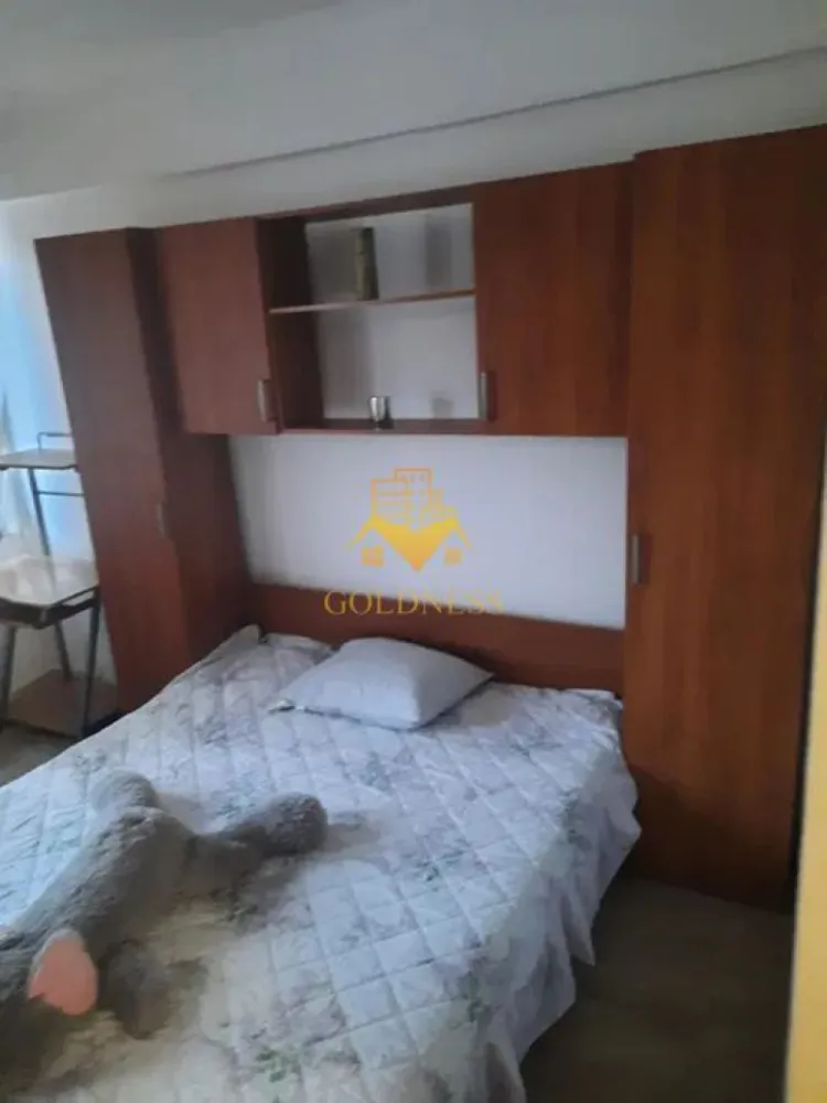 3 camere open space, Ultracentral, Paris, Record Park, The Office - GOLDNESS Imobiliare vă propune spre închiriere un apartament cu 3 camere open-space complet mobilat și utilat, la etajul 1 într-un imobil de 4 etaje, în Zona Centrala. Se află în apropierea stațiilor de transport în comun, magazine, restaurante, spații verzi, farmacii, scoli, etc. Apartamentul este compartimentat astfel: - dormitor cu pat matrimonial, dressing, noptiere - dormitor cu canapea extensibilă, dressing, noptiere - living cu bucatarie open-space complet utilată, canapea, loc de servit masa - baie cu cadă, calorifer port prosop și dulap pentru depozitare. Imobilul este dotat cu toate cele necesare- centrală proprie, mașină de spălat haine, frigider, hotă, microunde, etc. Dacă sunteți interesați de acest apartament și doriți să îl vizionați, dar și pentru alte oferte nu ezitați să ne contactați telefonic sau prin e-mail. Vă stăm la dispoziție! Pentru intermediere se percepe un comision de 50% din prețul chiriei! }}