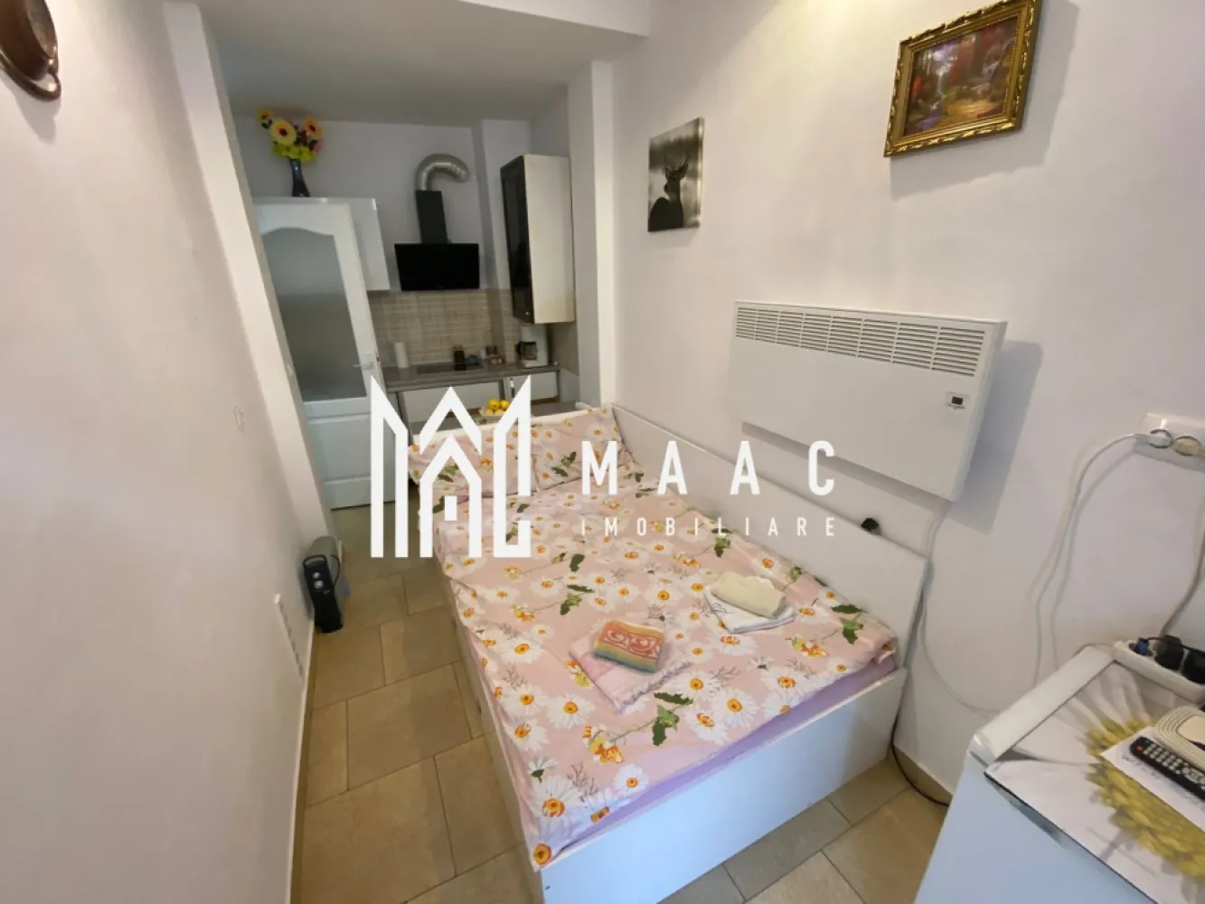 Studio | Etaj 1 | Nicolae Balcescu - MAAC Imobiliare vă propune spre vânzare un studio modern în regim hotelier, situat în zona ultracentrală, într-una dintre cele mai căutate și dinamice locații ale orașului. Proprietatea reprezintă o oportunitate excelentă de investiție imobiliară, având potențial ridicat de închiriere în regim hotelier datorită poziționării premium și accesului facil către principalele puncte de interes.

Amplasăt la doar câțiva pași de atracțiile turistice, restaurante, cafenele, centre de afaceri și zone comerciale, studioul oferă condiții ideale atât pentru turiști, cât și pentru persoanele aflate în delegații sau călătorii de business. Locația ultracentrală asigură vizibilitate și atractivitate constantă pe piața închirierilor pe termen scurt.

Proprietatea oferă un ambient intim și primitor, fiind concepută pentru a îmbina funcționalitatea cu confortul specific unei unități de cazare moderne. Accesul rapid la transportul public facilitează deplasarea către orice zonă a orașului, iar proximitatea față de muzee, teatre și centre comerciale crește valoarea investițională a acestui studio în regim hotelier.

Prin poziționarea ultracentrală și versatilitatea utilizării, această proprietate reprezintă o alegere potrivită atât pentru exploatare turistică, cât și pentru închiriere către segmentul corporate.

Pentru mai multe informații, vă rugăm să menționați numărul CP3047528 la telefon.