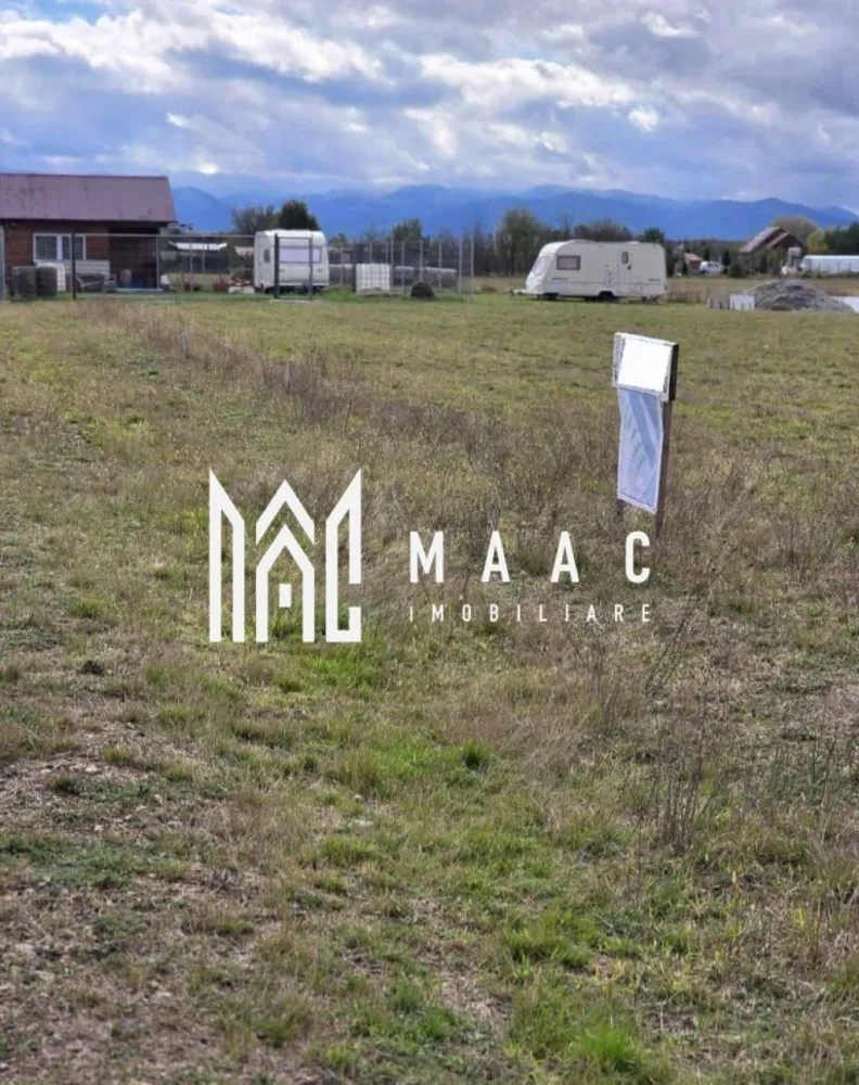 Parcele 400 mp | Extravilan | Șelimbăr - MAAC Imobiliare vă propune spre vânzare parcele de teren extravilan, amplasate în zona Șelimbăr. Terenul este împărțit în loturi, având: -> 6 parcele de 400 mp, fiecare avand pretul de 29.000 EUR ->CF individual pentru fiecare parcelă, înregistrate în Eterra. Cele mai apropiate utilități se află la 150 m de teren. Pentru mai multe detalii, vă rugăm să specificați telefonic că sunteți interesat/ă de anunțul cu ID: CP2796612 . }}