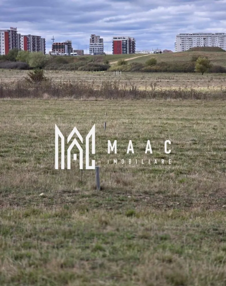 Teren parcelat | 2400 mp | Extravilan | Șelimbăr - MAAC Imobiliare vă propune spre vânzare un teren extravilan, amplasat în zona Șelimbăr. Terenul este împărțit în 6 loturi, având: -> 400 mp. ->CF individual pentru fiecare parcelă, înregistrate în Eterra. Cele mai apropiate utilități se află la 150 m de teren. Proprietarii au cedat deja un drum de acces primăriei și unul comun ( cu vecinii ). Pentru mai multe detalii, vă rugăm să specificați telefonic că sunteți interesat/ă de anunțul cu ID: CP2796588 . }}