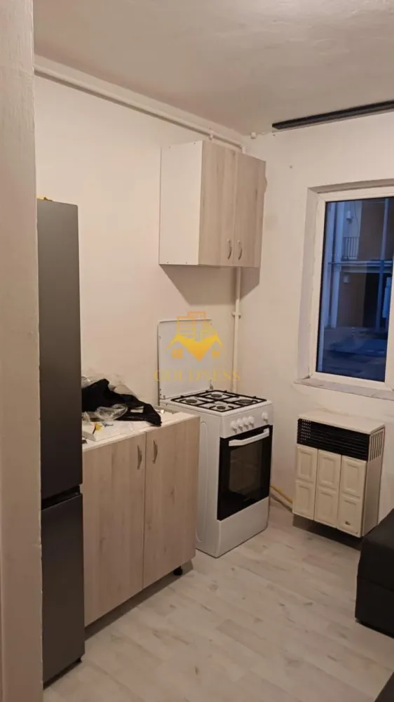 Garsoniera/STUDIO, Cartier Iris, Zona Byron - GOLDNESS Imobiliare vă propune spre vanzare o garsoniera la parter, într-un imobil de 4 etaje, în Cartierul Iris, Str Byron, cu o suprafata de 10.31mp. Dacă sunteți interesați de aceasta proprietate și doriți să o vizionați, dar și pentru alte oferte nu ezitați să ne contactați telefonic sau prin e-mail. Vă stăm la dispoziție! Pentru intermediere se percepe un comision de 2% din prețul chiriei! }}