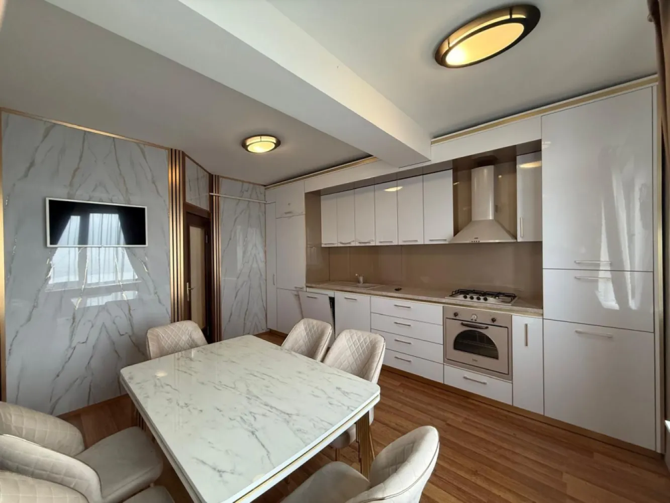 De inchiriat apartament premium cu vedere directă la Dunăre, 1000 euro