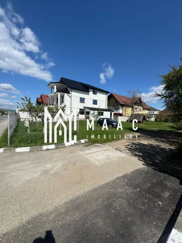 TEREN DE INCHIRIAT|750 MP |500 EURO - MAAC Imobiliare vă propune spre închiriere un teren cu suprafața de 750 mp, situat în Râmnicu Vâlcea, amplasat într-o zonă cu trafic intens, ceea ce îi conferă o vizibilitate excelentă și acces facil. Proprietatea este ideală pentru desfășurarea unor activități comerciale sau industriale, beneficiind de poziționare strategică într-o zonă dinamică, potrivită pentru dezvoltarea unei afaceri.

Terenul se pretează pentru multiple utilizări:
-service auto
-parc auto
-showroom
-depozit
-platformă comercială

Pentru mai multe detalii sau pentru a programa o vizionare, vă rugăm să menționați CP3048640 la telefon.