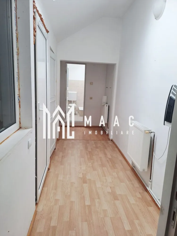 VANZARE |2 Cabinete medicale |Dispensar medical|42.000 euro negociabil| - MAAC Imobiliare vă propune spre vânzare două spații comerciale/cabinete medicale, situate în Dispensarul Ostroveni, cu o suprafață totală de 47,41 mp, potrivite pentru desfășurarea unei game variate de activități medicale sau conexe. Compartimentarea eficientă și amplasarea într-o zonă destinată serviciilor medicale le recomandă pentru utilizări precum kinetoterapie, stomatologie, recuperare medicală, clinică estetică sau masaj terapeutic.

Proprietatea dispune de:
-două spații distincte,dar pot fi folosite si impreuna
-două grupuri sanitare
-spatii de depozitare

Spațiile sunt adaptabile pentru orice tip de activitate medicală sau comercială, oferind funcționalitate și accesibilitate într-o zonă consacrată pentru astfel de servicii.

Pentru mai multe detalii sau pentru a programa o vizionare, vă rugăm să menționați ID3048353 la telefon.