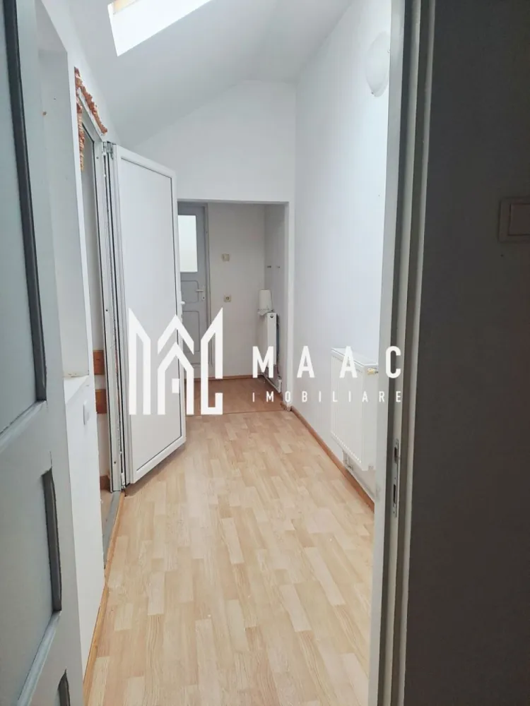 VANZARE |2 Cabinete medicale |Dispensar medical|42.000 euro negociabil| - MAAC Imobiliare vă propune spre vânzare două spații comerciale/cabinete medicale, situate în Dispensarul Ostroveni, cu o suprafață totală de 47,41 mp, potrivite pentru desfășurarea unei game variate de activități medicale sau conexe. Compartimentarea eficientă și amplasarea într-o zonă destinată serviciilor medicale le recomandă pentru utilizări precum kinetoterapie, stomatologie, recuperare medicală, clinică estetică sau masaj terapeutic.

Proprietatea dispune de:
-două spații distincte,dar pot fi folosite si impreuna
-două grupuri sanitare
-spatii de depozitare

Spațiile sunt adaptabile pentru orice tip de activitate medicală sau comercială, oferind funcționalitate și accesibilitate într-o zonă consacrată pentru astfel de servicii.

Pentru mai multe detalii sau pentru a programa o vizionare, vă rugăm să menționați ID3048353 la telefon.