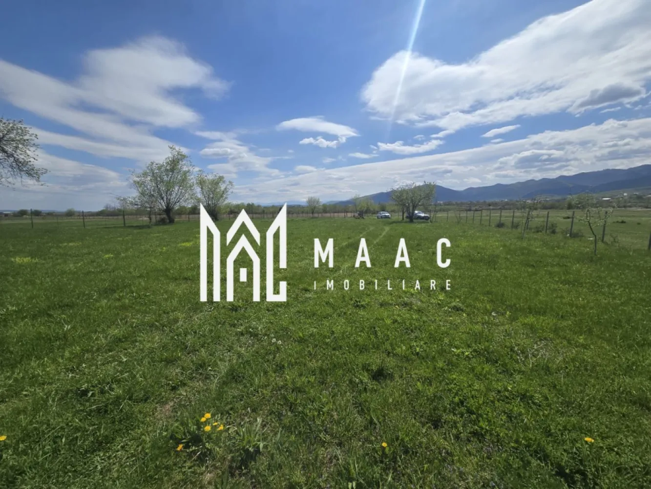 Teren 5400 mp superb cu livada si vedere spre munti Orlat - Teren de vânzare – 5.400 mp, Orlat, priveliște panoramică spre munți

Vă propunem spre vânzare un teren generos, cu o suprafață de 5.400 mp, situat în Orlat, într-o zonă liniștită, cu peisaj natural deosebit și deschidere spectaculoasă către munți.

Proprietatea este împrejmuită și beneficiază de o fântână proprie si livada cu pomi fructiferi.
Actele sunt în regulă, terenul fiind intabulat, ceea ce permite o tranzacție rapidă și sigură.

Caracteristici principale:

Suprafață: 5.400 mp
Teren împrejmuit
Fântână proprie
Livadă cu pomi fructiferi
Priveliște panoramică spre munți
Intabulat

Pentru detalii va rog specificati CP3048694 la telefon .