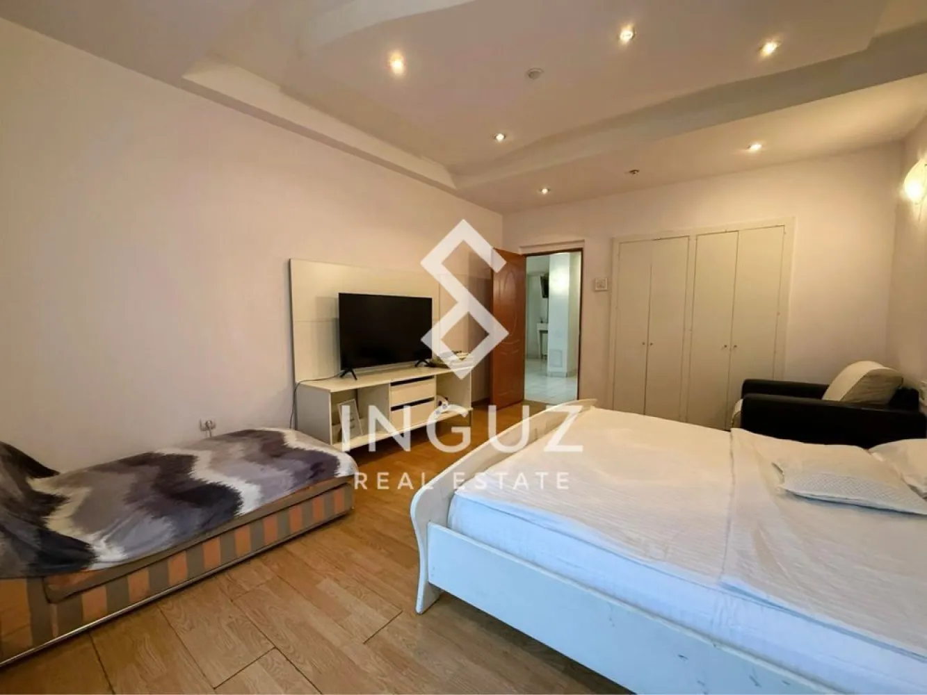 Apartament 3 camere de închiriat – Universitate (Ultracentral)