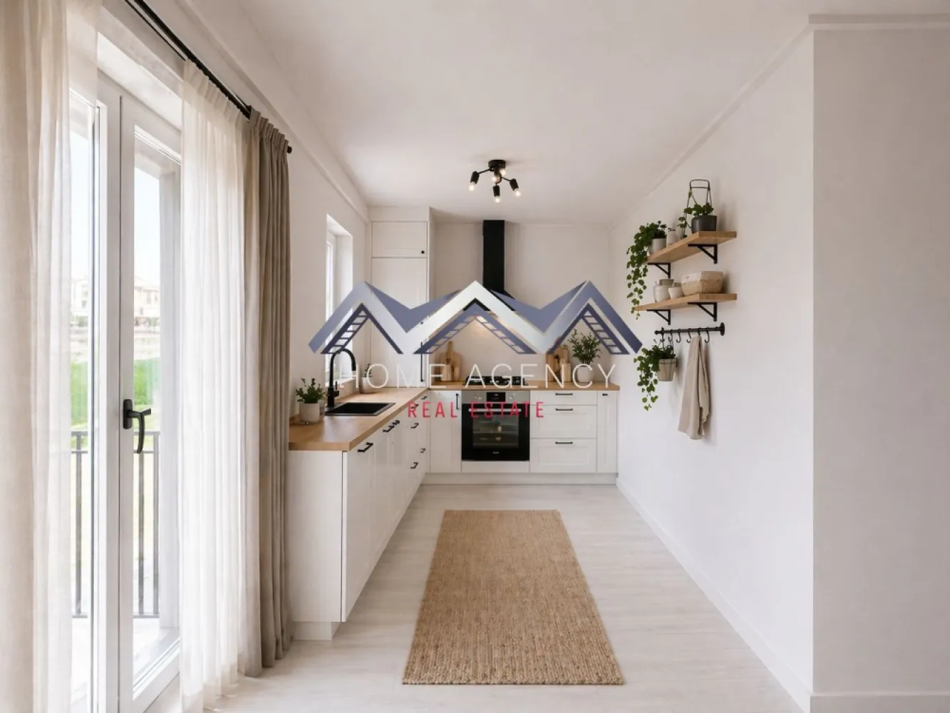 Apartament 2 camere Otopeni - bucătărie retrasă, parcare | preț final - Vă propunem, spre vânzare, un apartament cu 2 camere și bucătărie retrasă (se poate închide dacă se dorește), situat într-un ansamblu rezidențial nou din Otopeni, un proiect aflat în plină dezvoltare și conceput pentru confort, funcționalitate și un stil de viață echilibrat. Localizarea excelentă, cu acces rapid către DN1, Aeroport, Centură, București și către principalele puncte de interes din Nordul Capitalei, transformă această locuință într-o alegere potrivită atât pentru rezidență permanentă, cât și pentru investiție. Această variantă de compartimentare se remarcă printr-o organizare eficientă a spațiilor, oferind o bucătărie retrasă și complet separată de zona de zi. Holuri generoase permit integrarea unor spații suplimentare de depozitare, contribuind la un confort ridicat zi cu zi. Imobilul este finalizat, apartamentul se predă "la cheie", cu finisaje moderne incluse, astfel încât viitorii proprietari să se bucure de o locuință complet funcțională încă din prima zi. Baia este echipată cu gresie, faianță și obiecte sanitare (cadă), iar centrala termică proprie asigură independență și flexibilitate în gestionarea consumului. Imobilul se predă racordat la toate utilitățile publice. Disponibilitate multiplă. Prețul include un loc de parcare propriu, un avantaj ideal. Achiziția se face direct de la dezvoltator, cu comision zero, iar prețul afișat include TVA. Pozele reprezintă sugestii de amenajare. Pentru planurile detaliate, informații complete despre compartimentare sau pentru programarea unei vizite pe șantier, echipa noastră de vânzări îți stă la dispoziție. Sună acum! }}