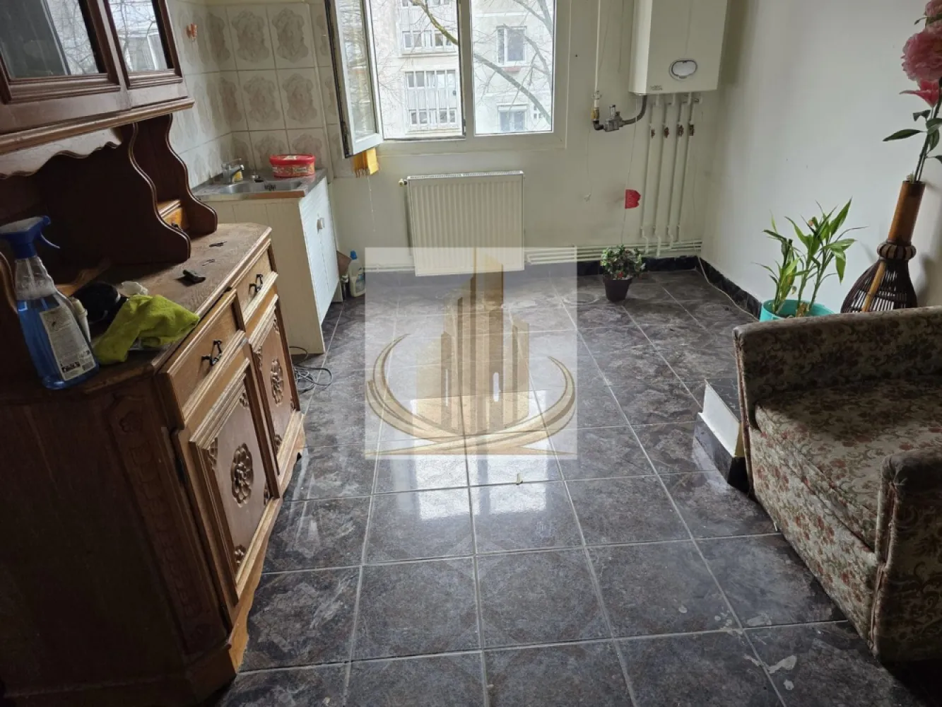 Închiriere 2 camere – Circumvalațiunii | etaj 2 | centrală | spațios - Grand Mobilis Imobiliare va propune spre inchiriere: Apartament cu 2 camere, confort 1, situat la etajul 2, în zona Circumvalațiunii. Locuința dispune de: centrală termică proprie geamuri termopan semimobilat fără electrocasnice ID Intern CP3048266 }}