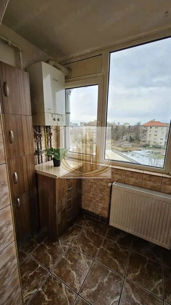 Apartament 3 camere + 2 băi | 70 mp | Decomandat | Zona Lunei