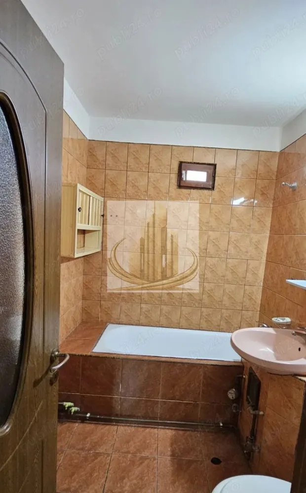 Apartament 3 camere + 2 băi | 70 mp | Decomandat | Zona Lunei