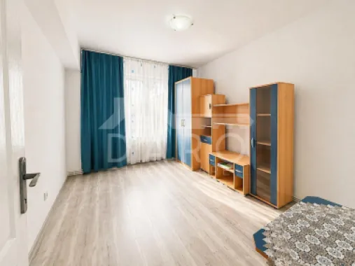 Vând apartament cu 2 camere,in cartierul Tudor,strada Infratirii