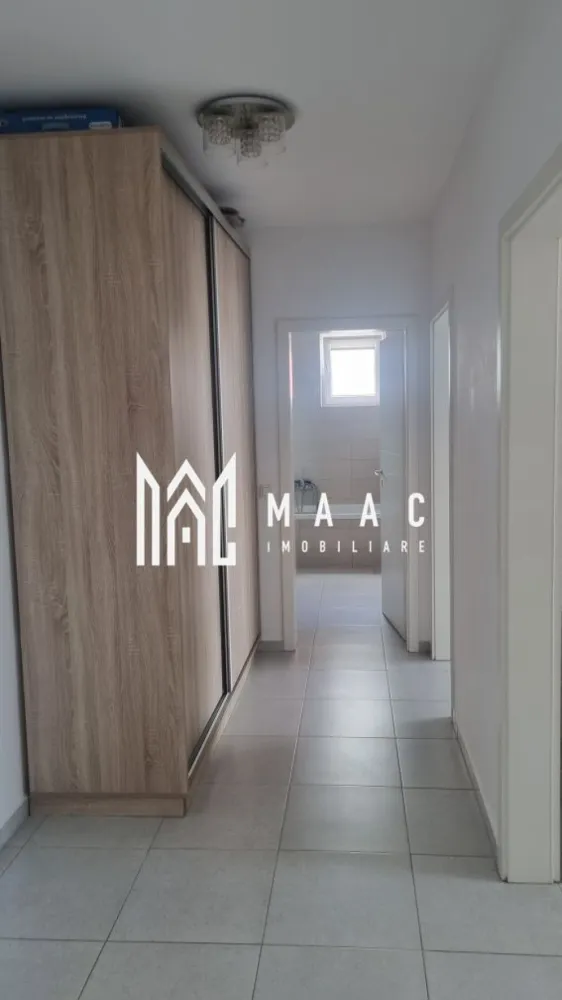 Apartament 2 camere decomandat | Parter | 2 Balcoane | Parcare | Boxă depozitare - MAAC Imobiliare vă propune spre închiriere un apartament cu 2 camere, situat la parter, în ansamblul rezidențial Avantgarden 3. Locuința este decomandată și dispune de un hol generos, oferind un plus de spațiu și funcționalitate. Compartimentare: Living spațios Dormitor confortabil Bucătărie închisă, complet utilată Hol mare 2 balcoane Dotări și avantaje: Decomandat Parter – acces facil Loc de parcare inclus Boxă de depozitare Compartimentare practică Complet mobilat si utilat Pentru mai multe detalii sau programarea unei vizionări, nu ezitați să ne contactați specificand ID: CP3048706
