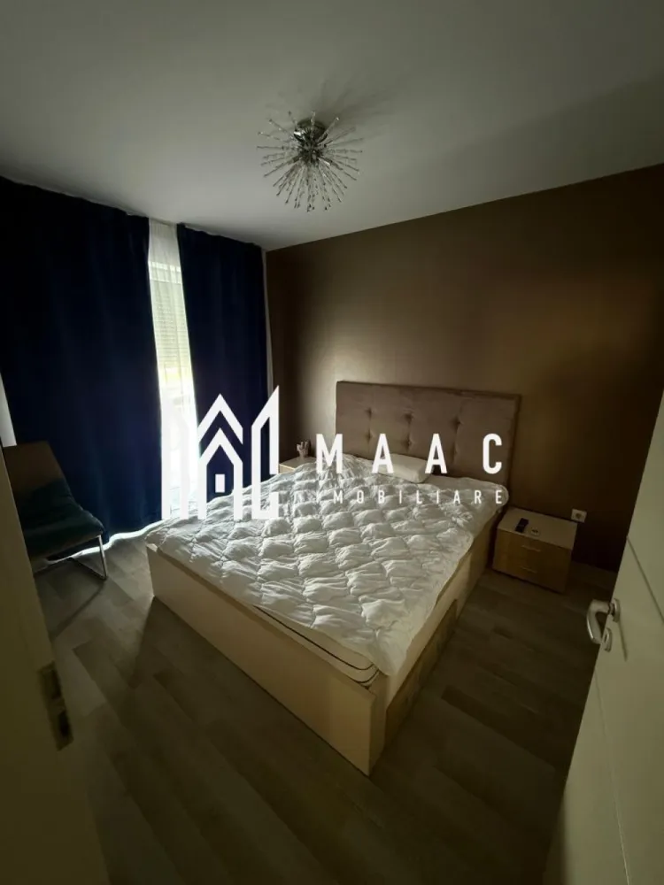 Apartament 2 camere decomandat | Parter | 2 Balcoane | Parcare | Boxă depozitare - MAAC Imobiliare vă propune spre închiriere un apartament cu 2 camere, situat la parter, în ansamblul rezidențial Avantgarden 3. Locuința este decomandată și dispune de un hol generos, oferind un plus de spațiu și funcționalitate. Compartimentare: Living spațios Dormitor confortabil Bucătărie închisă, complet utilată Hol mare 2 balcoane Dotări și avantaje: Decomandat Parter – acces facil Loc de parcare inclus Boxă de depozitare Compartimentare practică Complet mobilat si utilat Pentru mai multe detalii sau programarea unei vizionări, nu ezitați să ne contactați specificand ID: CP3048706