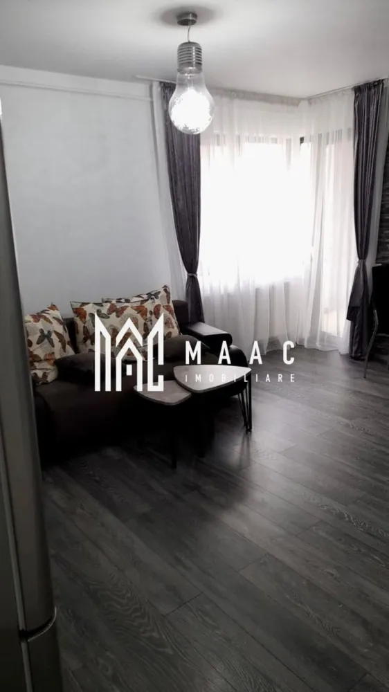 Apartament 2 camere | Etaj 2| Lift | Parcare | Doamna Stanca - MAAC Imobiliare va prezinta un apartament cu 2 camere, mobilat și utilat, situat în zona Doamna Stanca. Suprafață și amplasare: Apartamentul are o suprafață utila de 44 mp și este situat la etajul 2 al unui imobil cu 4 etaje, dotat cu lift. Clădirea face parte dintr-un ansamblu rezidențial format din două blocuri, construit în anul 2016, împrejmuit și prevăzut cu spații verzi proprii. Numărul redus de locuințe pe nivel – doar 3 apartamente – asigură liniște și intimitate. Caracteristici: Acces privat în parcare, controlat prin telecomandă Video interfon Lift silențios și întreținere impecabilă Iluminat LED în spațiile comune Curte pavata Trepte placate cu granit. Dotări și finisaje ale apartamentului: Proprietatea se vinde complet mobilată și utilată, fiind pregătită pentru locuire sau investiție imediată. Centrală termică nouă Bucătărie complet echipată Parcare și beneficii suplimentare: În prețul apartamentului este inclus un loc de parcare suprateran intabulat, proprietate personală, situat în incinta complexului și accesibil prin poartă automată cu telecomandă. Zona și facilitățile din apropiere: În imediata apropiere se află Mall-ul, Lidl, Mega Image, Dedeman și numeroase alte centre comerciale, servicii și mijloace de transport în comun. Pentru mai multe detalii precizati telefonic ca ati vazut anuntul cu ID: CP2795448 }}