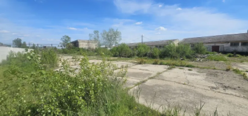 De inchiriat – Teren intravilan 2.077 mp – zona Calea Prutului