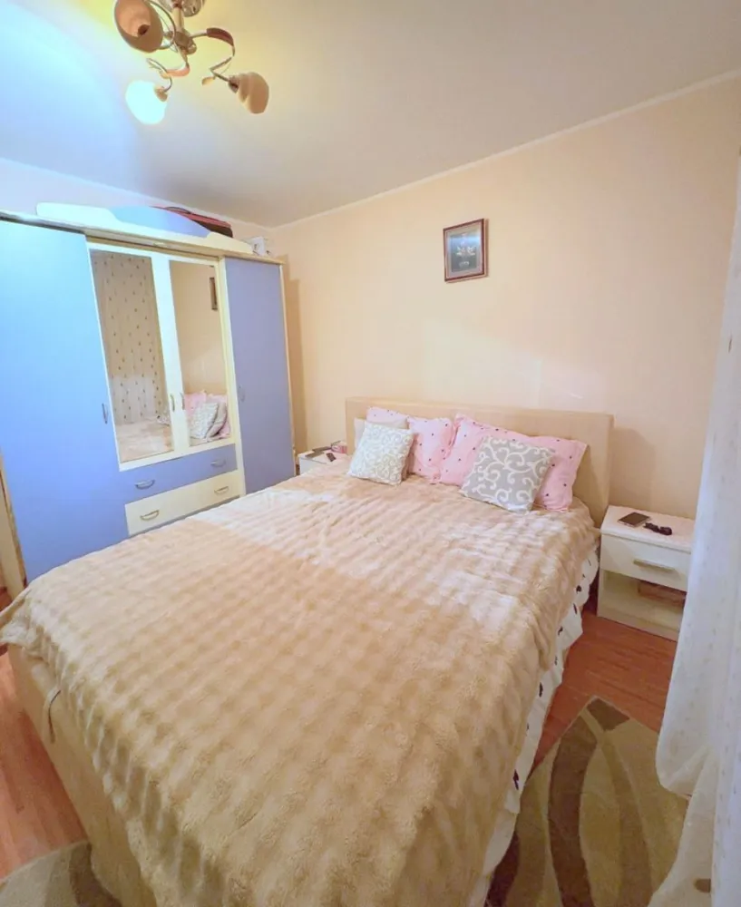 De vanzare apartament cu 3 camere I. C. Frimu, 70.500 euro