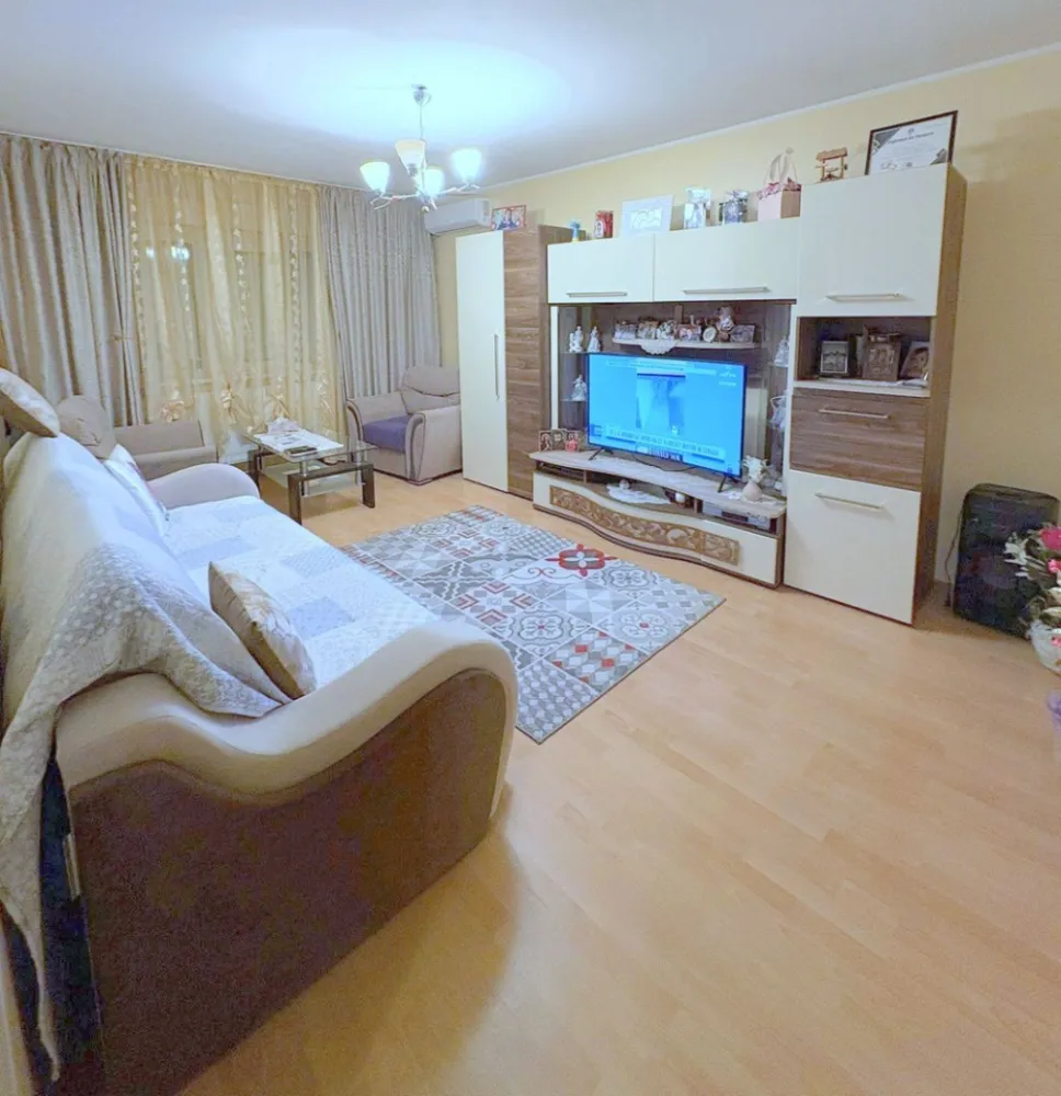 De vanzare apartament cu 3 camere I. C. Frimu, 70.500 euro