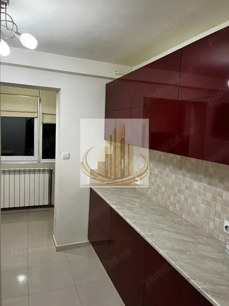Apartament 3 camere, decomandat, zona Lunei