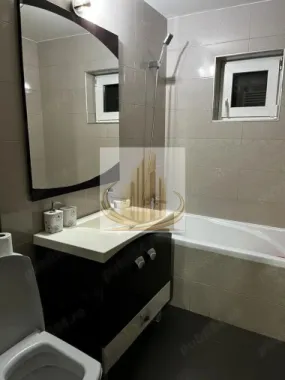 Apartament 3 camere, decomandat, zona Lunei