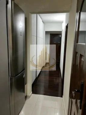 Apartament 3 camere, decomandat, zona Lunei