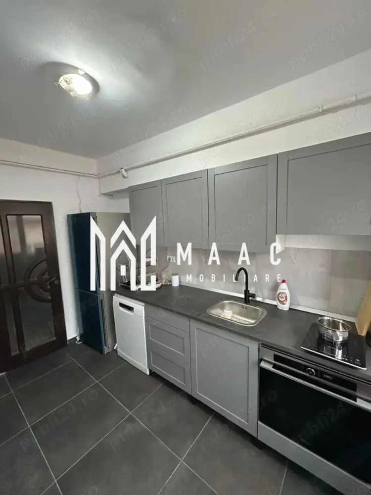 Apartament 3 camere| Ostroveni| Bloc A | Renovat - Apartament 3 camere –Modern, Zona Hermes – Ostroveni | Etaj 8/10 | Bloc tip A | MAAC Imobiliare MAAC Imobiliare vă propune spre vânzare un apartament cu 3 camere modern, complet renovat în anul 2025, situat într-un bloc tip A din una dintre cele mai apreciate zone ale orașului Râmnicu Vâlcea – Ostroveni, zona Hermes. Locuința se află la etajul 8 din 10 și oferă o vedere panoramică superbă asupra orașului, fiind ideală pentru cei care își doresc un spațiu luminos, confortabil și contemporan. Caracteristici principale: * Suprafață totală: 70 mp * Etaj: 8/10 * Bloc tip A – construcție solidă, bine întreținută * Compartimentare: decomandat * Renovat complet în 2025 * Instalație electrică și sanitară nouă * Centrala termică nouă – eficiență și confort termic sporit * Finisaje moderne, de înaltă calitate * Balcon închis cu tâmplărie PVC și geam termopan * Se vinde parțial mobilat, oferind posibilitatea personalizării după gustul viitorului proprietar Locație: Amplasat în zona Hermes – Ostroveni, apartamentul beneficiază de o poziție excelentă, aproape de centre comerciale, școli, grădinițe, farmacii și stații de transport în comun, oferind confort și accesibilitate în viața de zi cu zi. Schimb posibil: Se acceptă și schimb cu case situate în zonele Vlădești, Goranu sau Bujoreni, cu o mică diferență în funcție de proprietate. Preț: 92.000 € Un apartament elegant, modern și complet renovat – perfect pentru cei care caută o locuință într-un bloc tip A, cu vedere spectaculoasă și finisaje premium ! Pentru mai multe detalii sau pentru programarea unei vizionări, contactați echipa MAAC Imobiliare. id: CP2795508 - SP }}