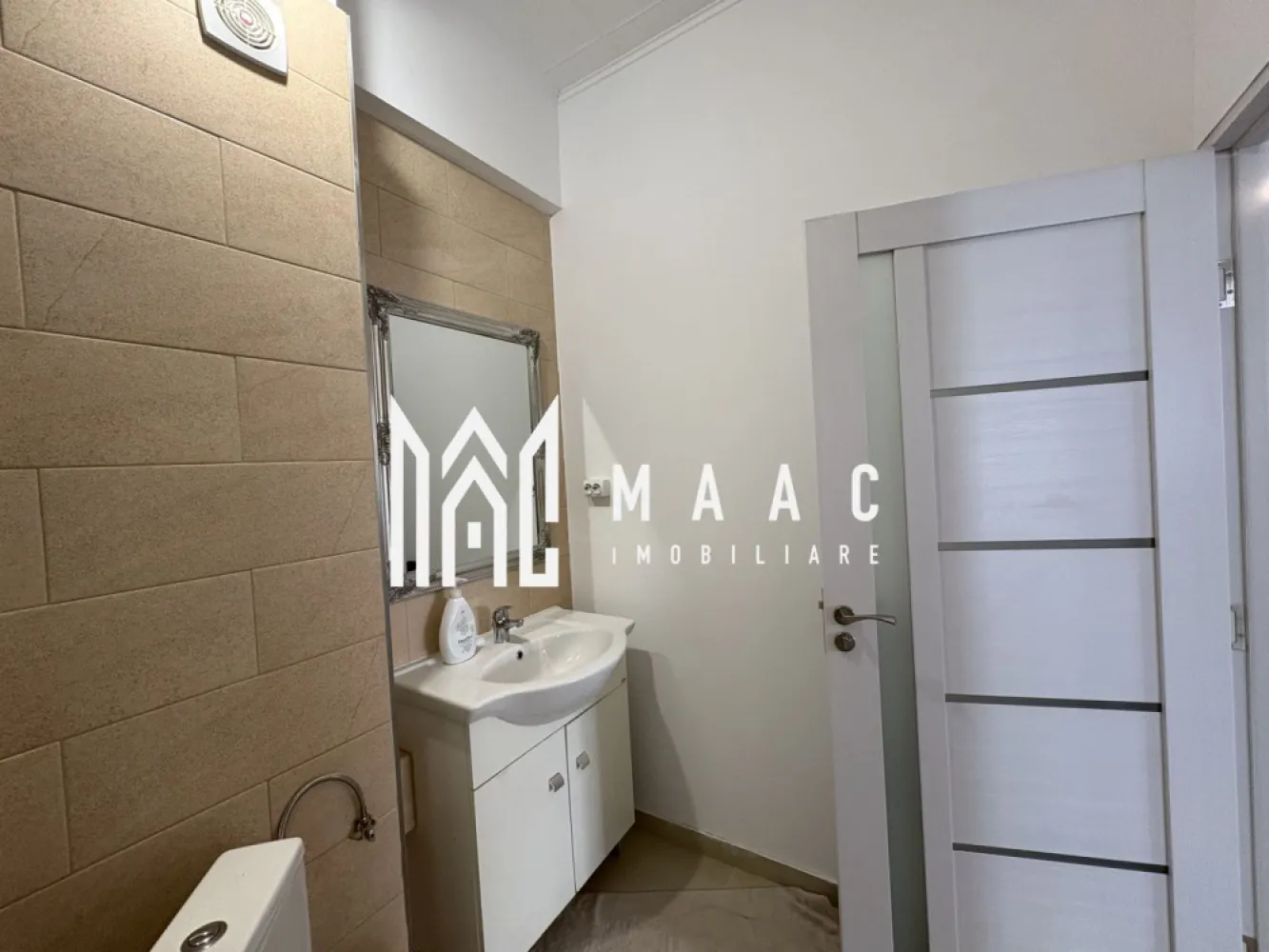 Apartament 3 camere I 77 mp I Parter I Demisol I Strand