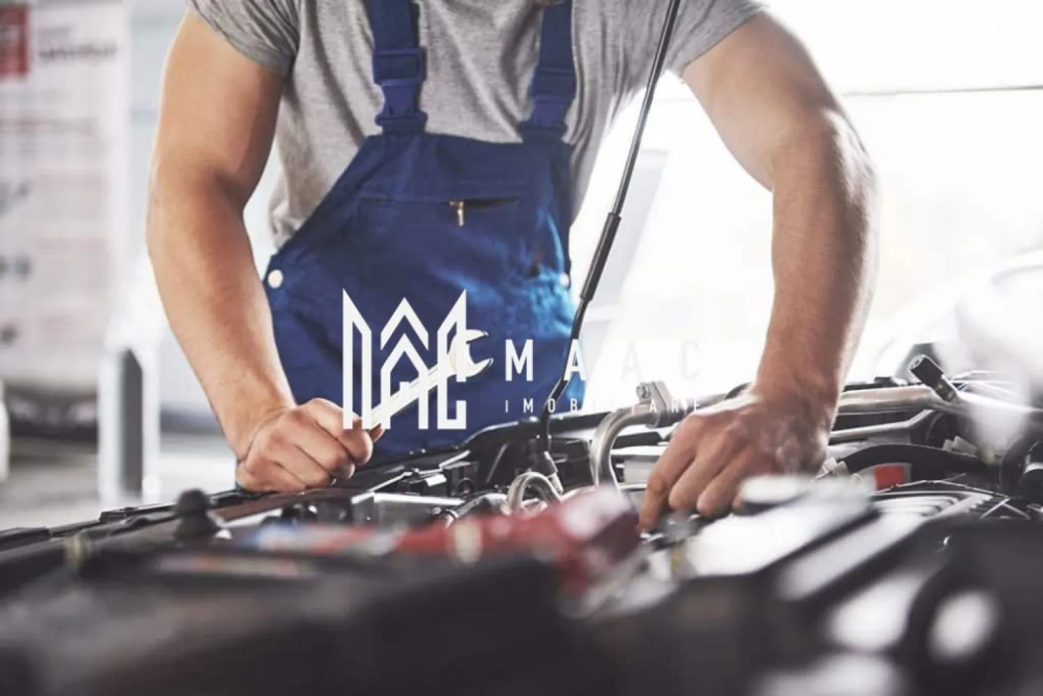 Modern I Complet Utilat I Gata de deschidere I De indhiriat - MAAC Imobiliare va propune spre inchiriere un service auto complet echipat, gata de deschidere Situat în Cisnădie, într-o zonă cu trafic intens, acest service dispune de cele mai moderne echipamente disponibile pe piață. Spațiul este complet utilat și funcțional, având toate avizele necesare obținute, fiind disponibil imediat. Cu o suprafață totală de 1200 de metri pătrați, hala reprezintă o construcție modernă, cu înălțimi mari, destinate operatiunilor de service complexe. Spațiul este compartimentat după cum urmează: - Service auto: 399 metri pătrați; - Showroom: 150 metri pătrați; - Vopsitorie: 186,8 metri pătrați; - Service TIR: 116,8 metri pătrați; - Linie ITP: 122,4 metri pătrați; - Depozit materiale: 36,8 metri pătrați; - 4 birouri cu o suprafață totală de 88 metri pătrați; - Vestiare, debara, grupuri sanitare și culoare de acces. Spațiu dedicat vehiculelor de mare tonaj, cu acces separat și uși industriale de mari dimensiuni, conceput pentru lucrări mecanice și operațiuni de mentenanță pentru camioane Vopsitorie profesională, dotată cu cabină dedicată, sistem de ventilație și zone conforme cerințelor specifice activităților de tinichigerie și vopsire Showroom și zonă de recepție cu suprafețe vitrate ample, dublă înălțime și lumină naturală, create pentru interacțiunea cu clienții și prezentarea vehiculelor într un cadru orientat spre satisfactia clientilor. Proprietate complet operațională, disponibilă imediat, cu poziționare premium și infrastructură solidă.Spațiul este potrivit pentru reprezentanțe auto, francize sau operatori mari, oferind o imagine profesională ș i condi ț ii reale pentru desfașurarea eficientă a activității. Spatiul este disponibil pentru închiriere la un pret de 7 EUR TVA mp,cu o durată minimă a contractului de un an Garan ț ia solicitată esteechivalentul chiriei în curs plus minimum două chirii lunare Proprietatea este disponibilă imediat Pentru mai multe detalii precizati telefonic ca ati vazut anuntul cu ID CP3050613 }}